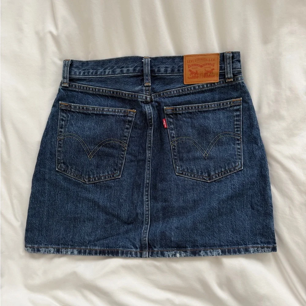 Levi’s Denim Women's Skirt - Picture 2 of 5